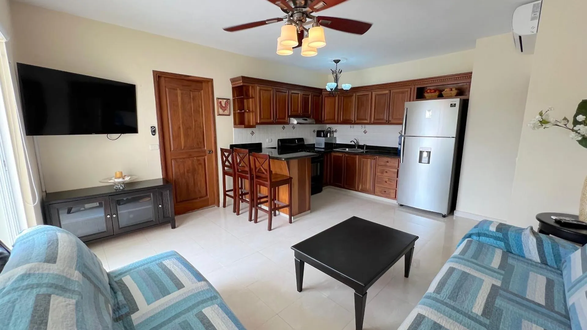 Los Corales Villas And Suites - Beach Club, Spa, Restaurants Punta Cana Hotel