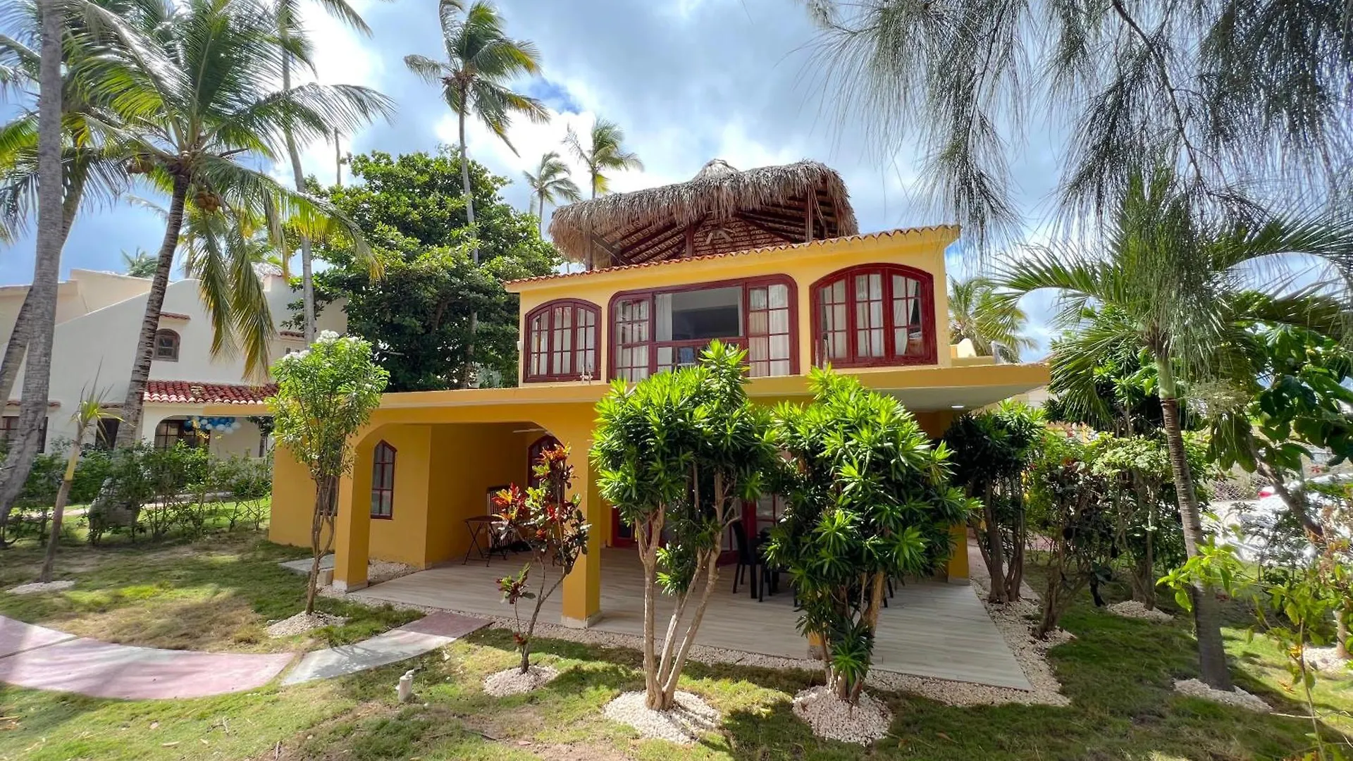 Los Corales Villas And Suites - Beach Club, Spa, Restaurants Punta Cana 5*,