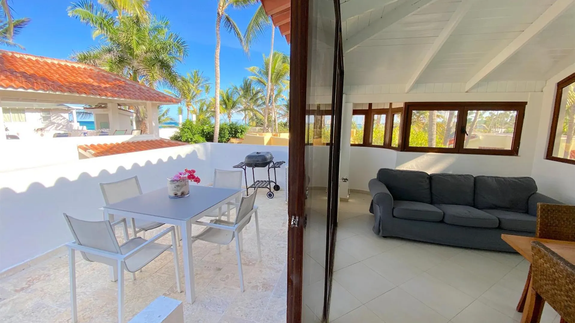 Los Corales Villas And Suites - Beach Club, Spa, Restaurants Punta Cana Hotel