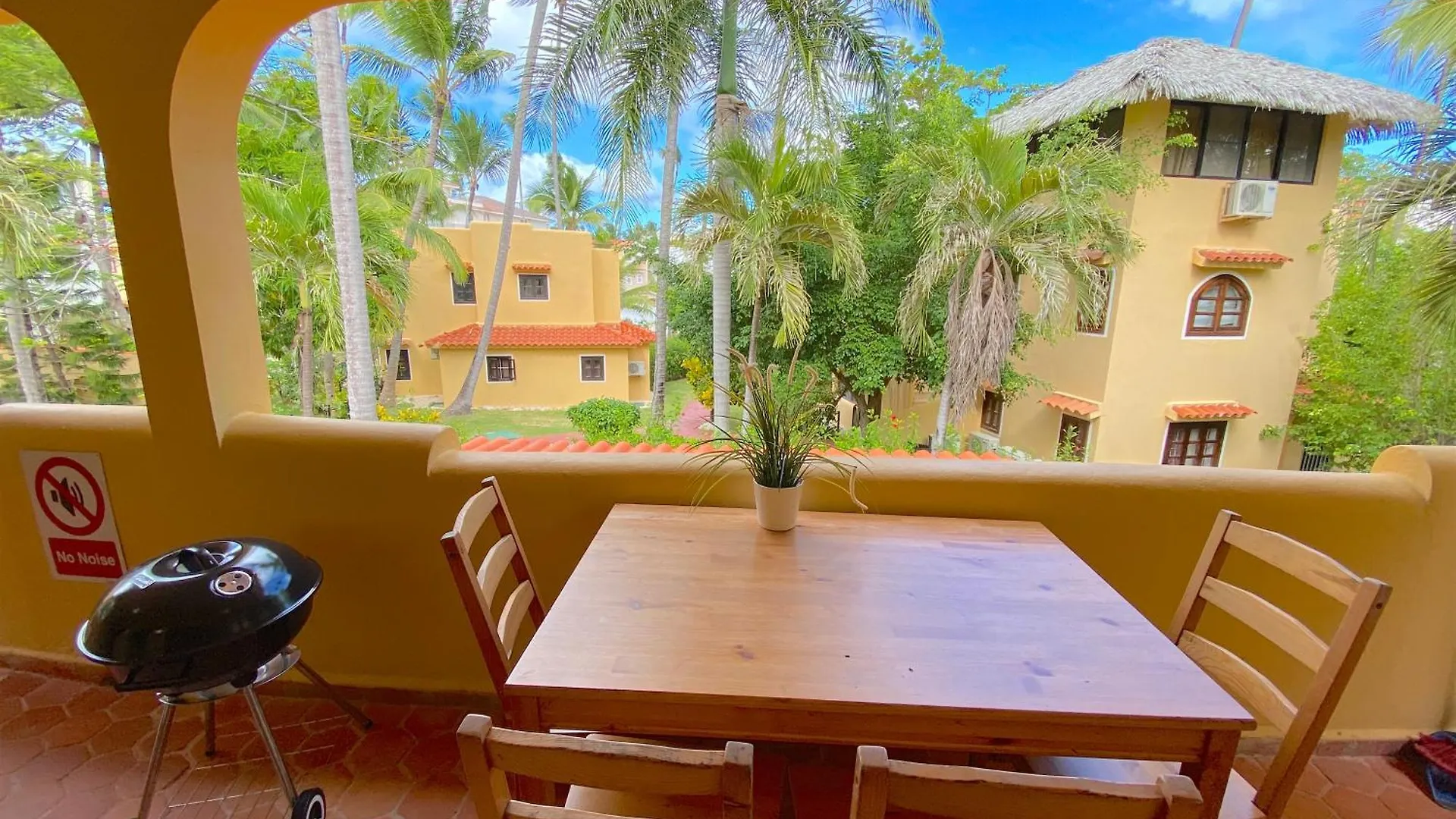 Los Corales Villas And Suites - Beach Club, Spa, Restaurants Punta Cana Hotel